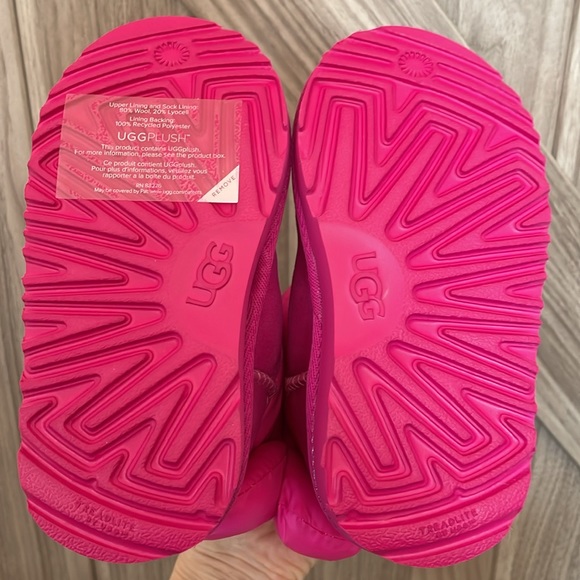 UGG NWT pink bailey bow maxi boots, baby girl size 7. - Picture 8 of 9
